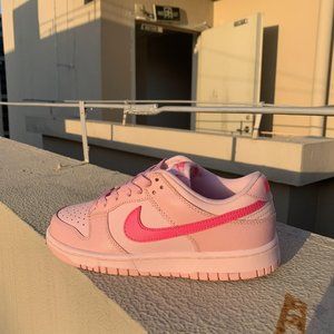 Nike women Dunk Low Triple Pink Bubble Gum (GS) Shoes